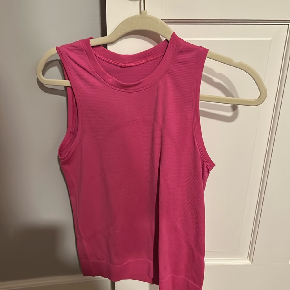 Lululemon muscle tank